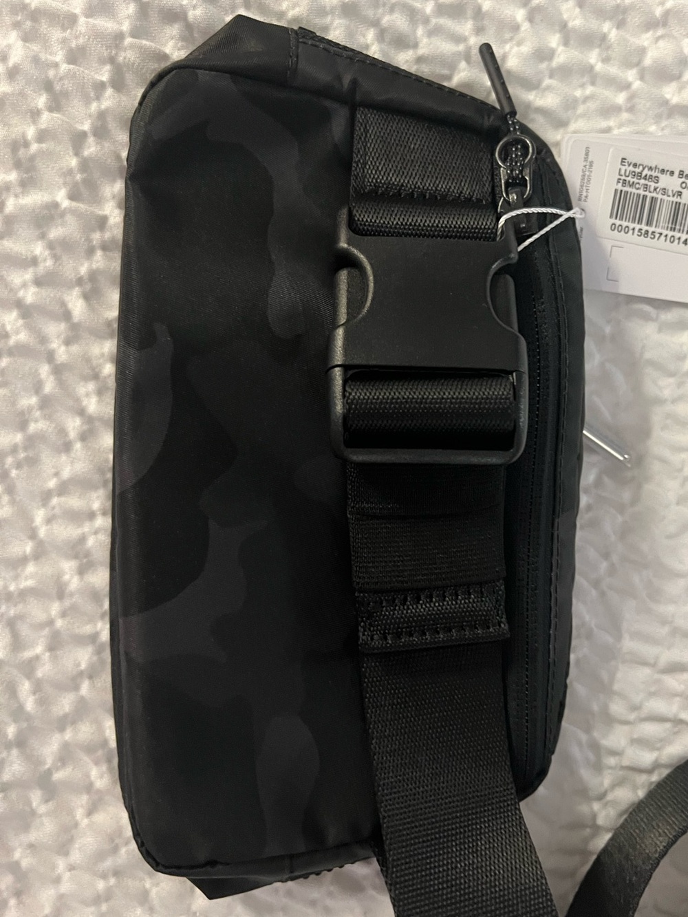 Lululemon Everywhere Belt Bag 1L Black Floral Camo Multi NWT - Picture 4 of 5